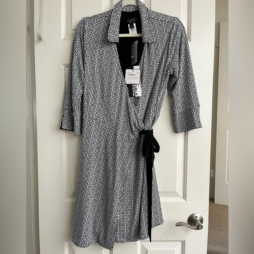 Laundry by Shelli Segal reversible wrap dress. Size Medium. NWT